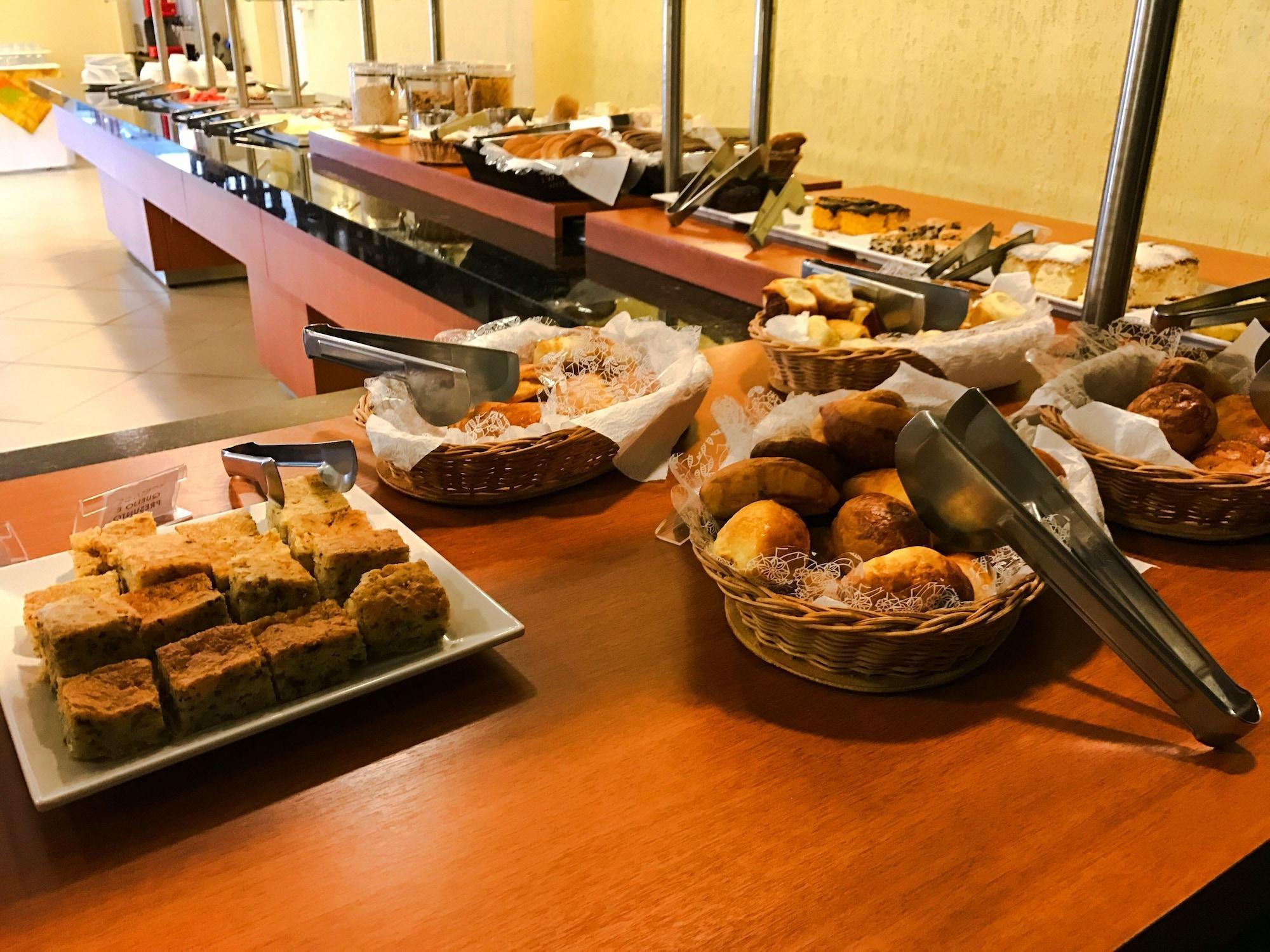 Rede Andrade Mercado Hotel Curitiba Bagian luar foto