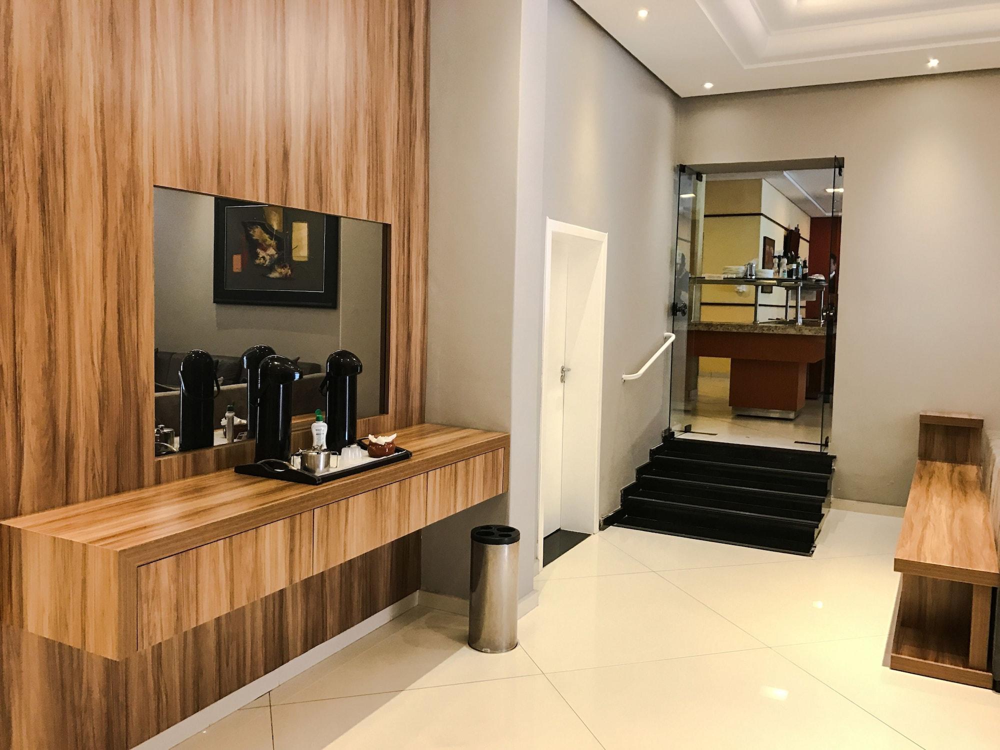 Rede Andrade Mercado Hotel Curitiba Bagian luar foto