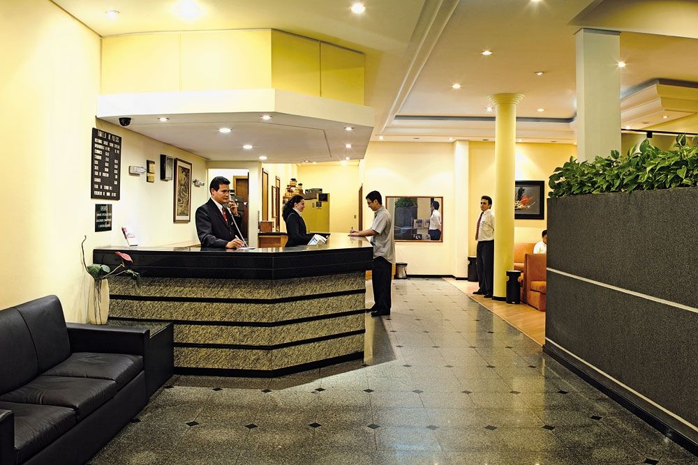 Rede Andrade Mercado Hotel Curitiba Bagian luar foto